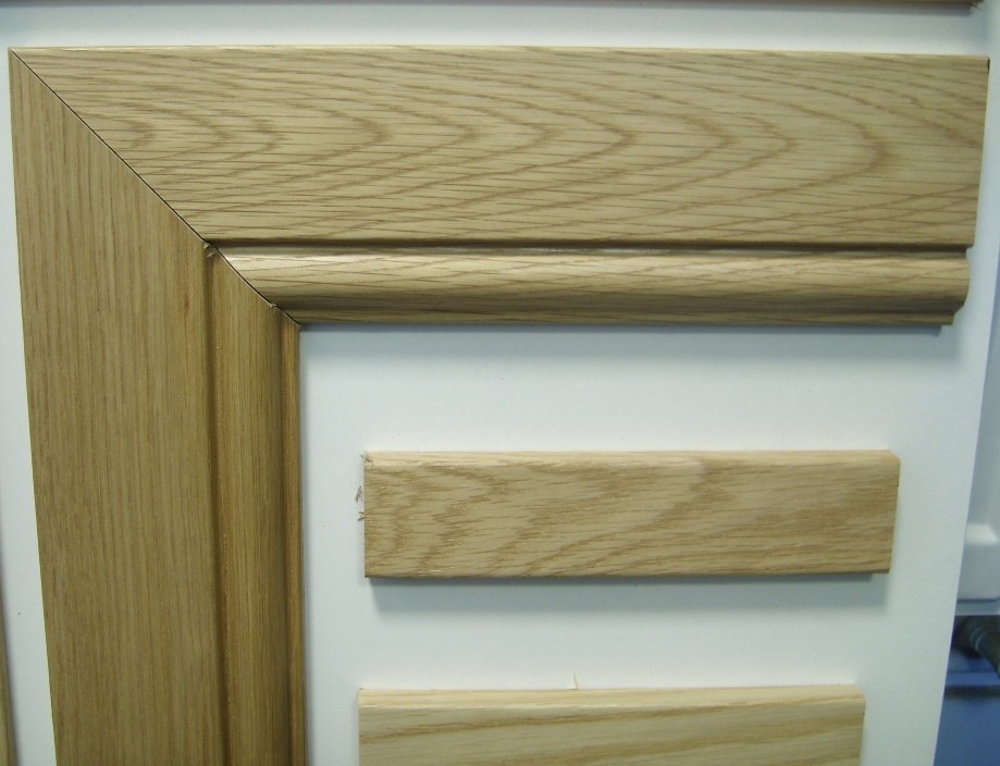 Oak veneered architrave and skirting